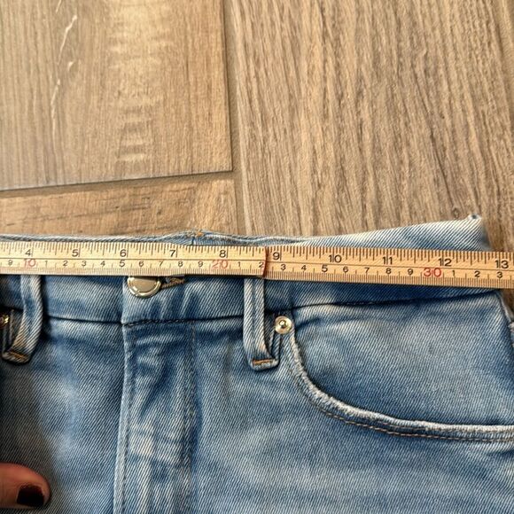 Good American Chewed Hem Distressed Jeans Size 4/27 - Picture 8 of 13
